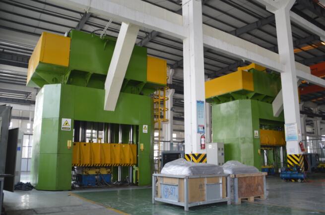 生产设备-SMC电缆槽压力机